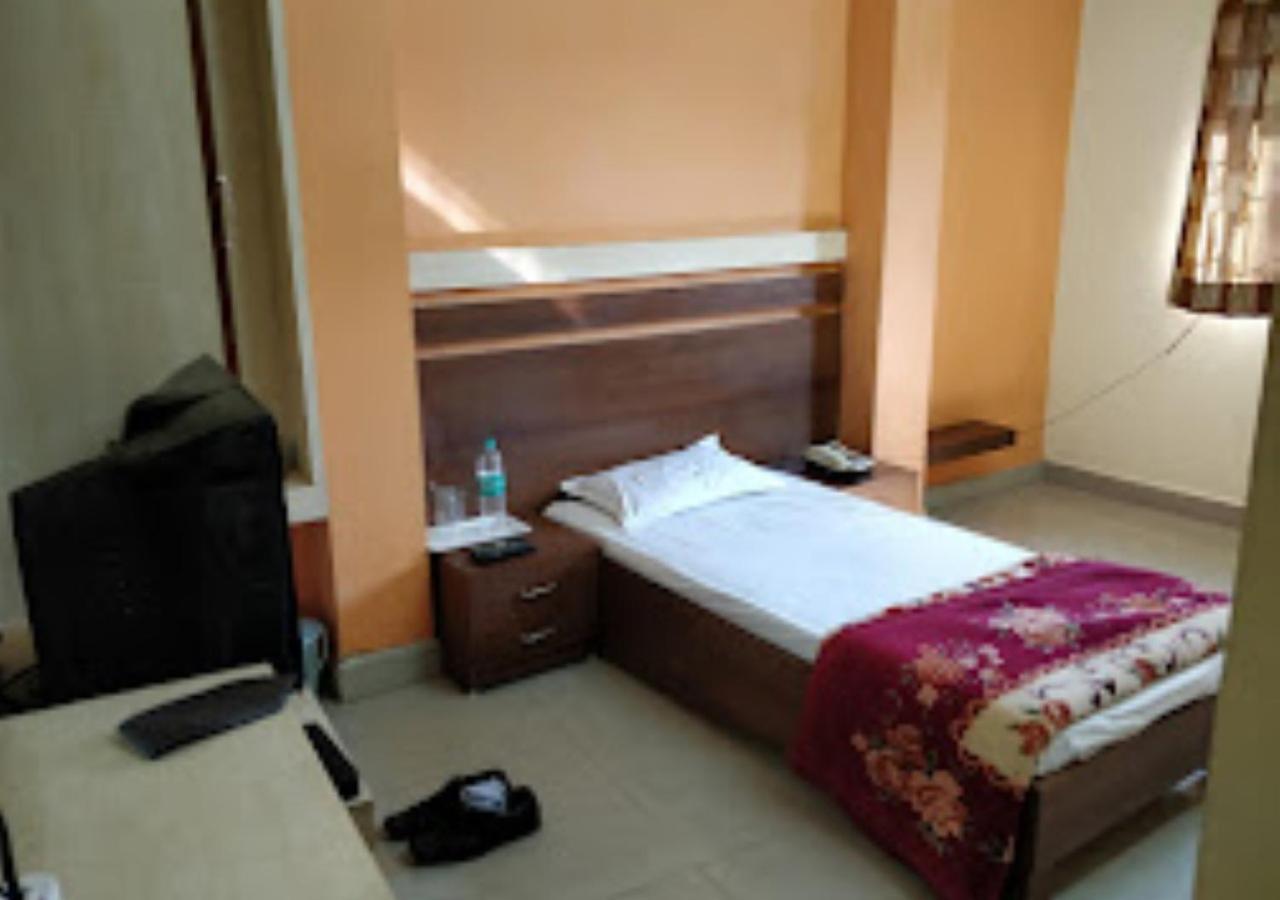 Hotel Mayur Restaurant Chandrapur Exterior foto