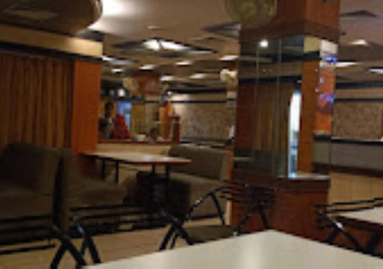 Hotel Mayur Restaurant Chandrapur Exterior foto